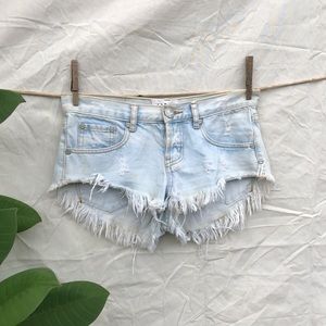 [ONE TEASPOON] Bonita’s destroyed denim shorts